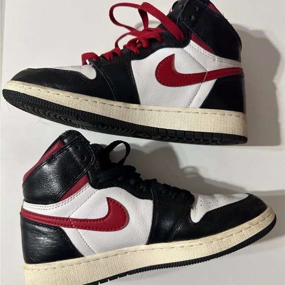 JORDAN 1 - Picture 2 of 2